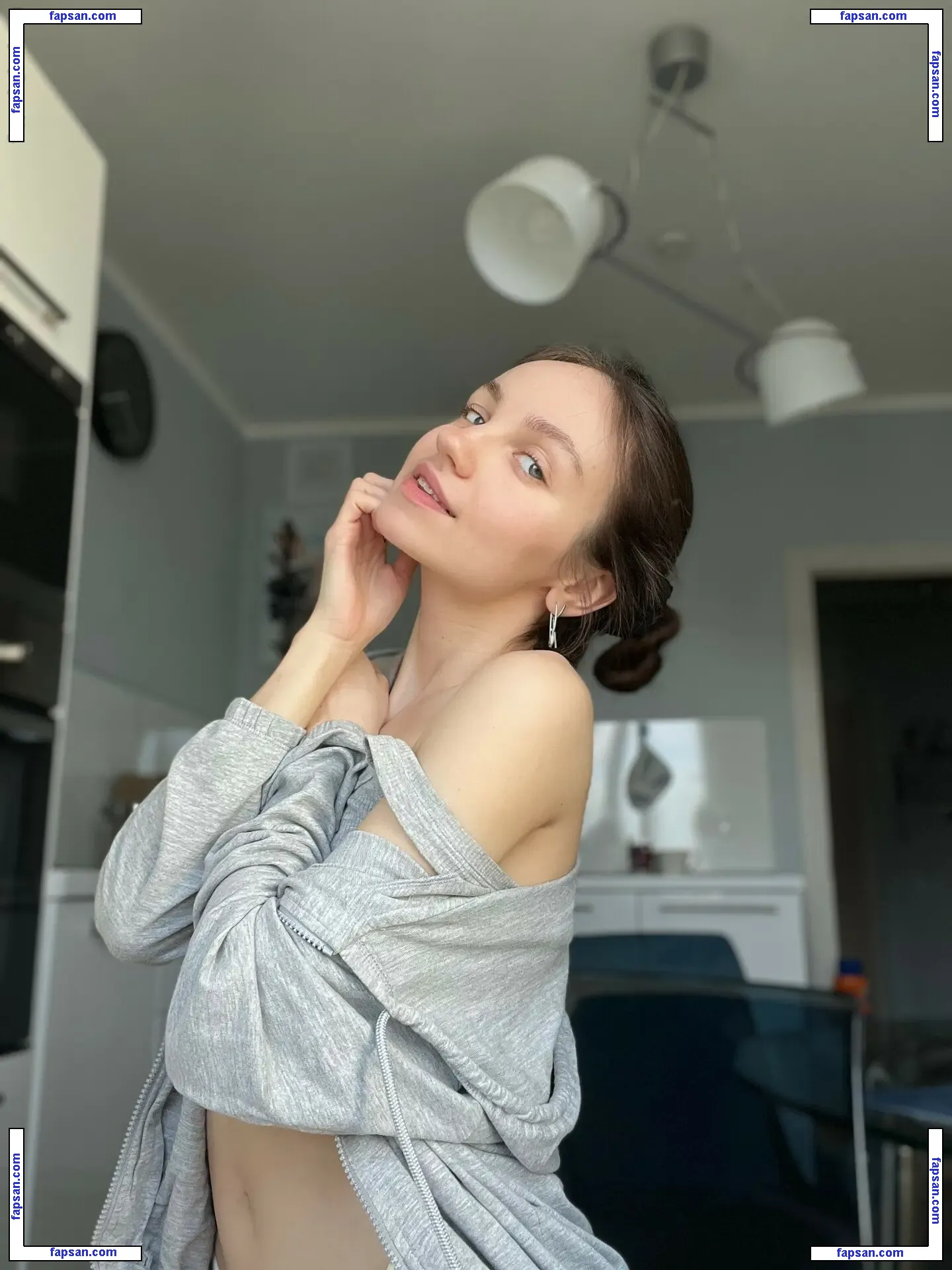 Lizy Youngy nude photo #0002 from OnlyFans