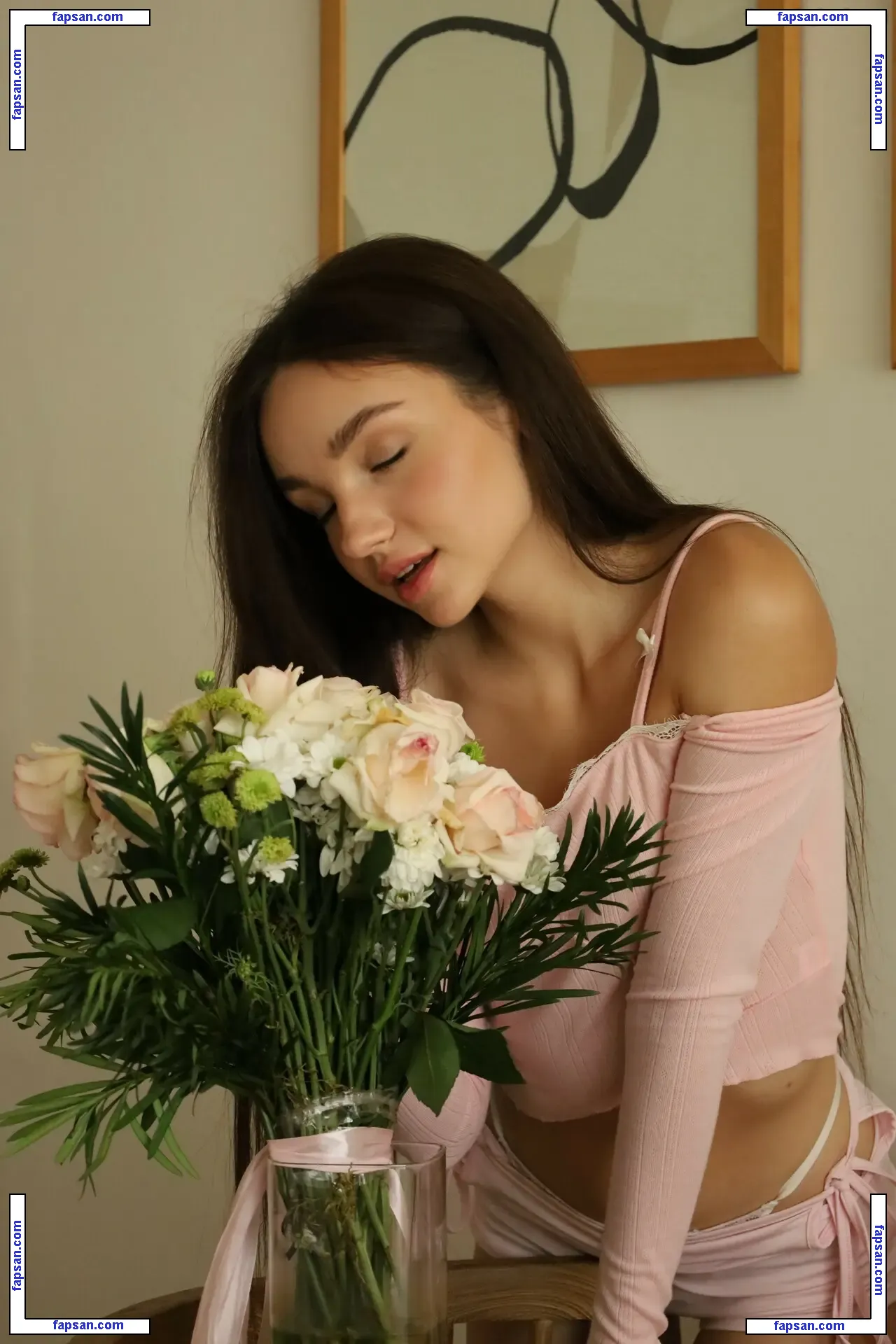 Lizy Youngy голая фото #0020 с Онлифанс