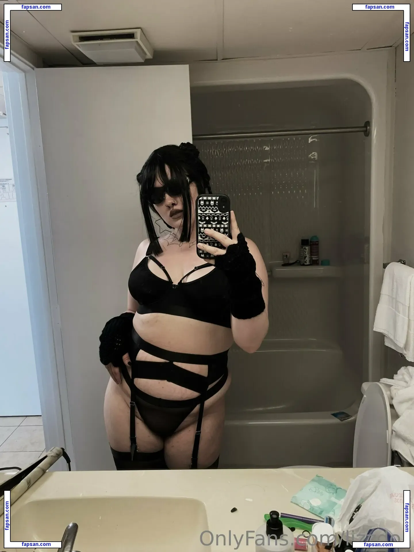 lizzdoll nude photo #0007 from OnlyFans