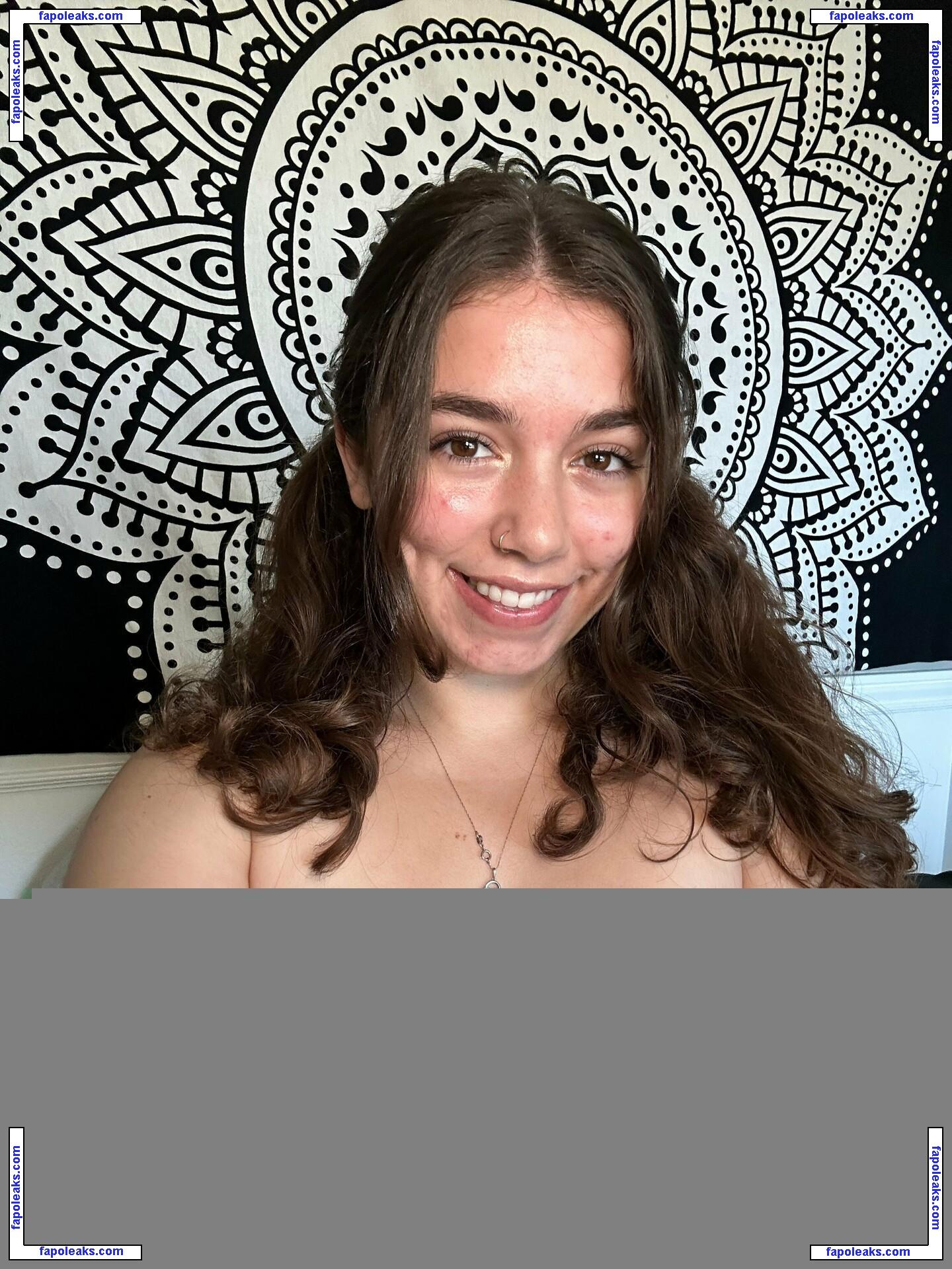 LizzyChokes nude photo #0021 from OnlyFans