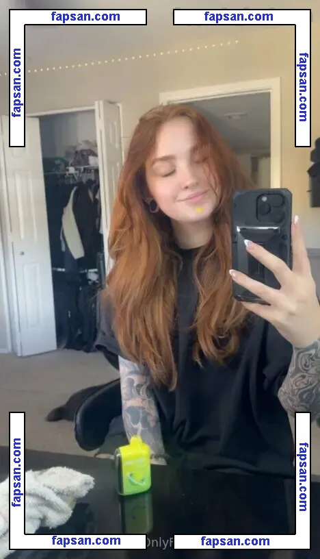 lizzys_playlist nude photo #0001 from OnlyFans