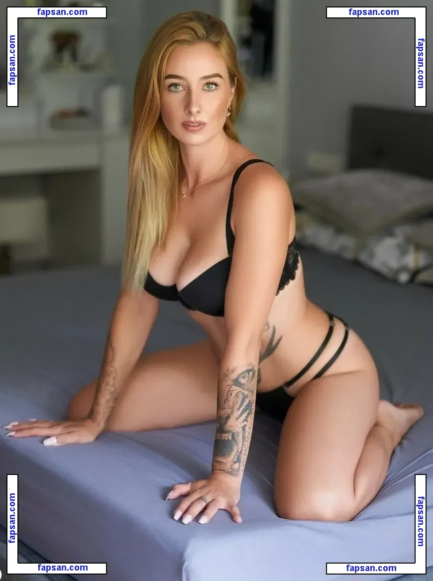 lizzzyfox nude photo #0057 from OnlyFans