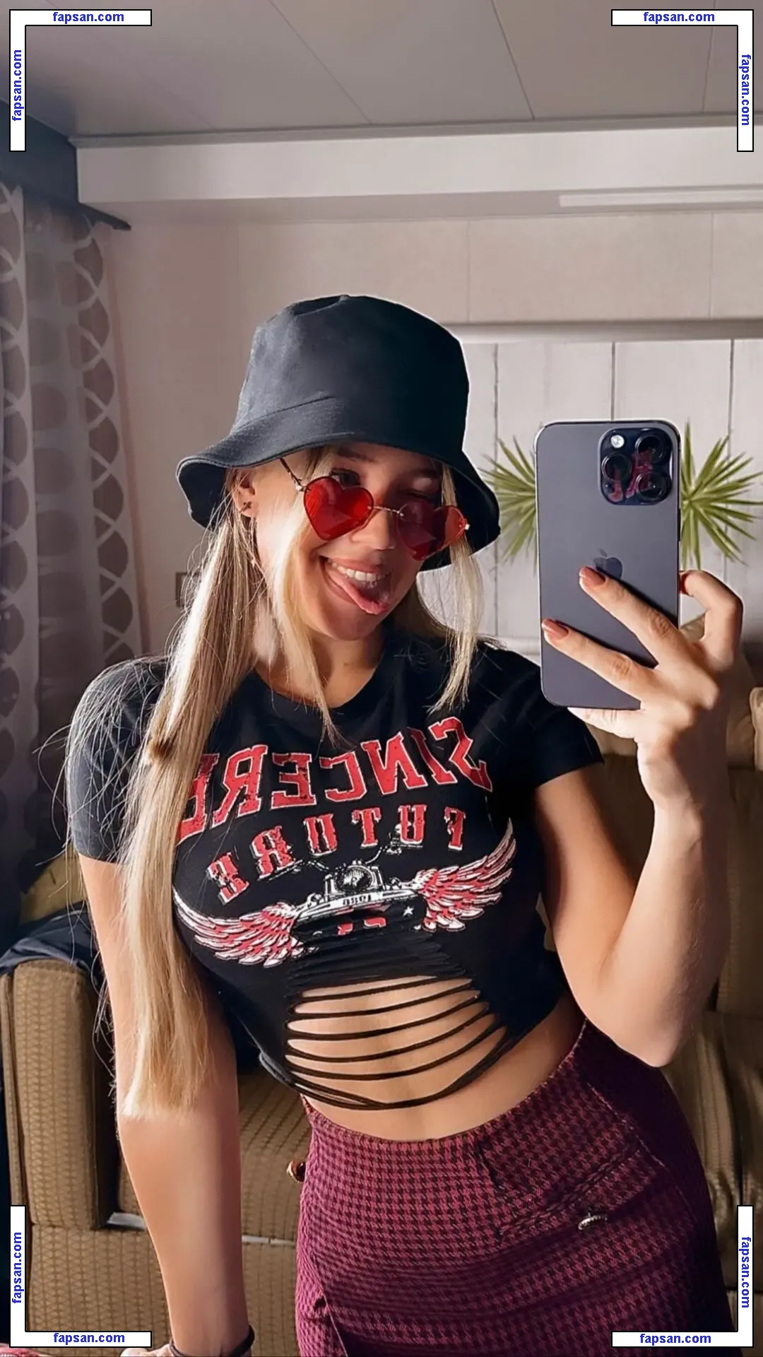 llunaclark nude photo #0040 from OnlyFans