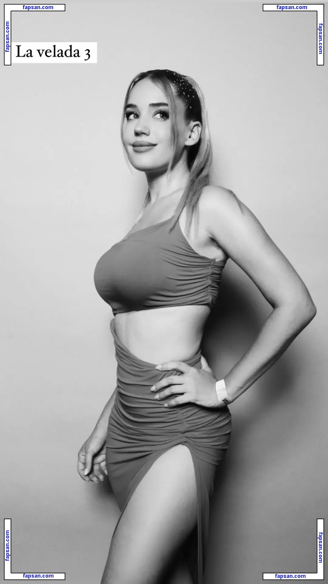 llunaclark nude photo #0054 from OnlyFans