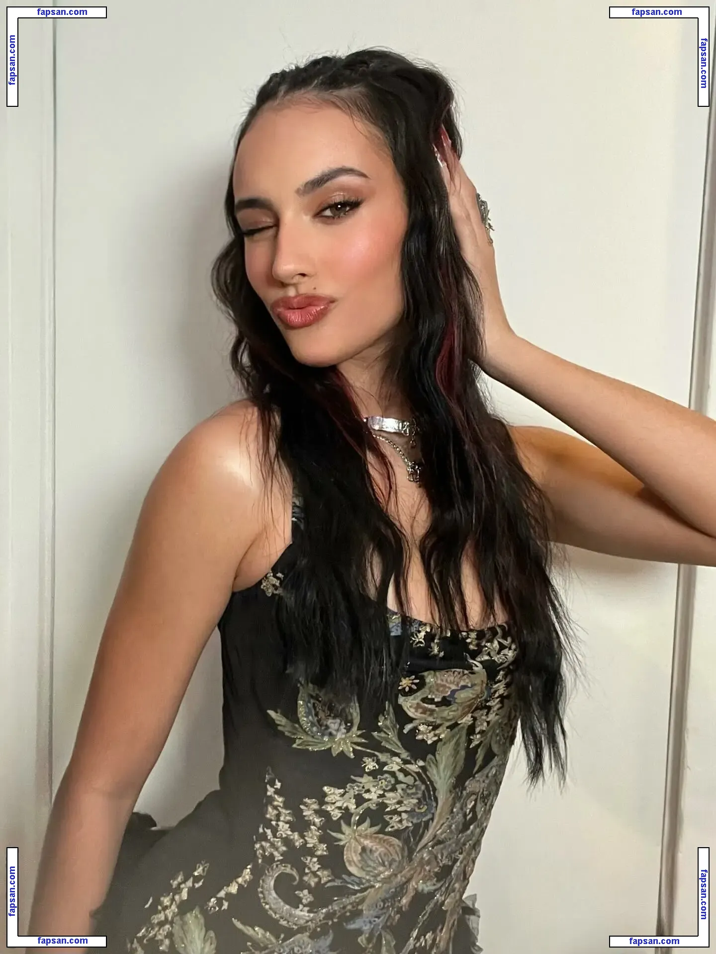 Log in голая фото #0252 с Онлифанс