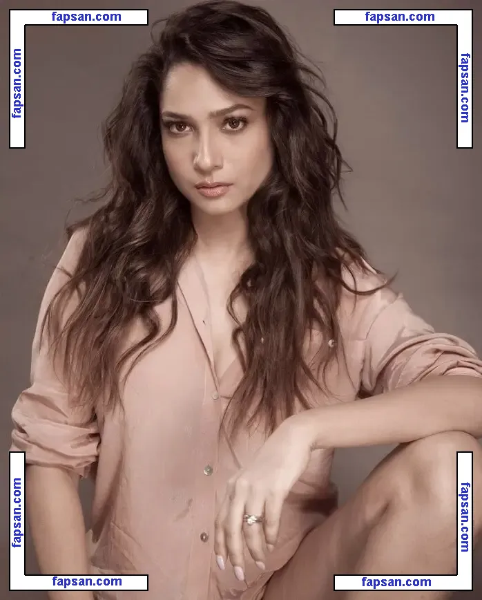 Lokhande Ankita nude photo #0011 from OnlyFans