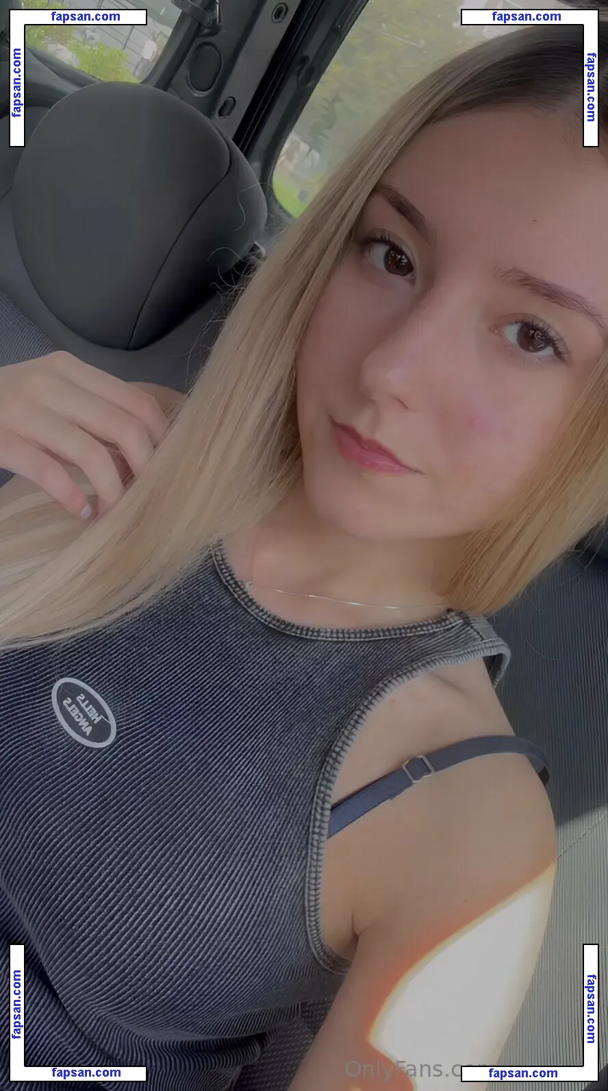 lola.elfie nude photo #0005 from OnlyFans