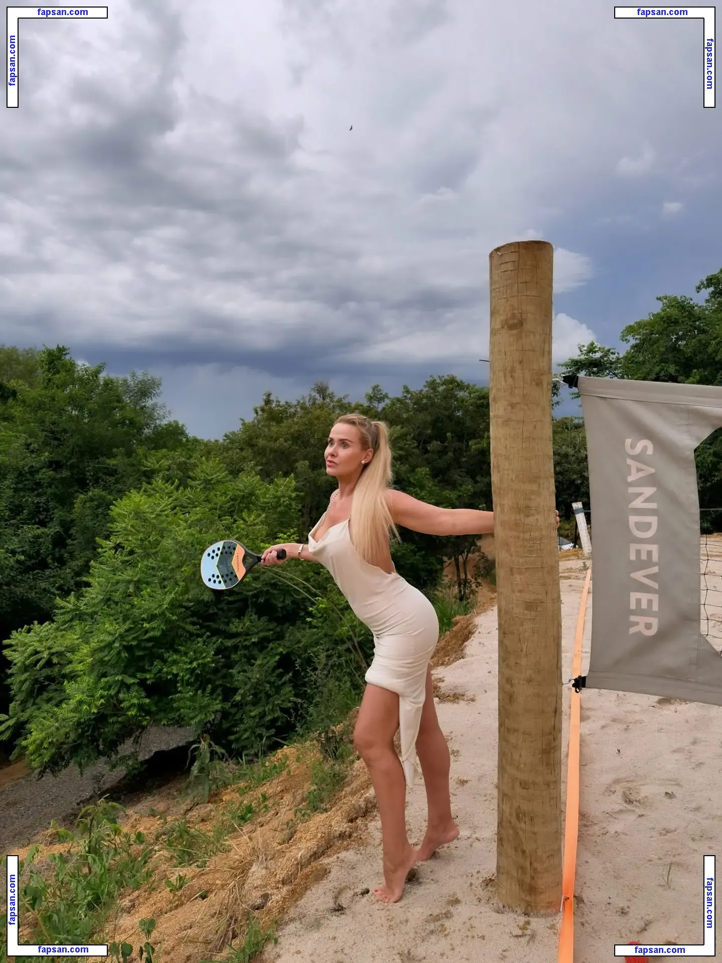 Lola Melnyck голая фото #0008 с Онлифанс