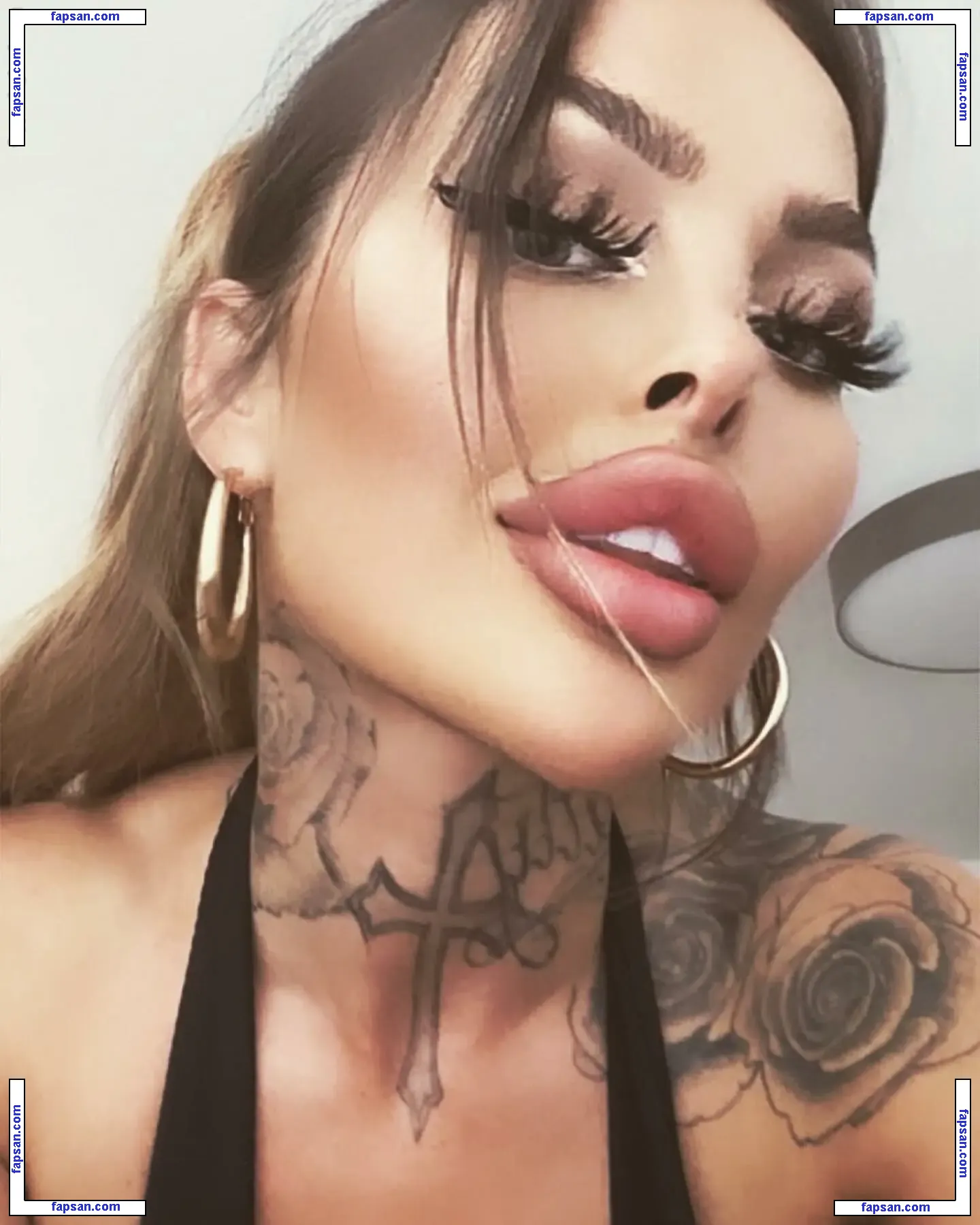 lola_official nude photo #0029 from OnlyFans