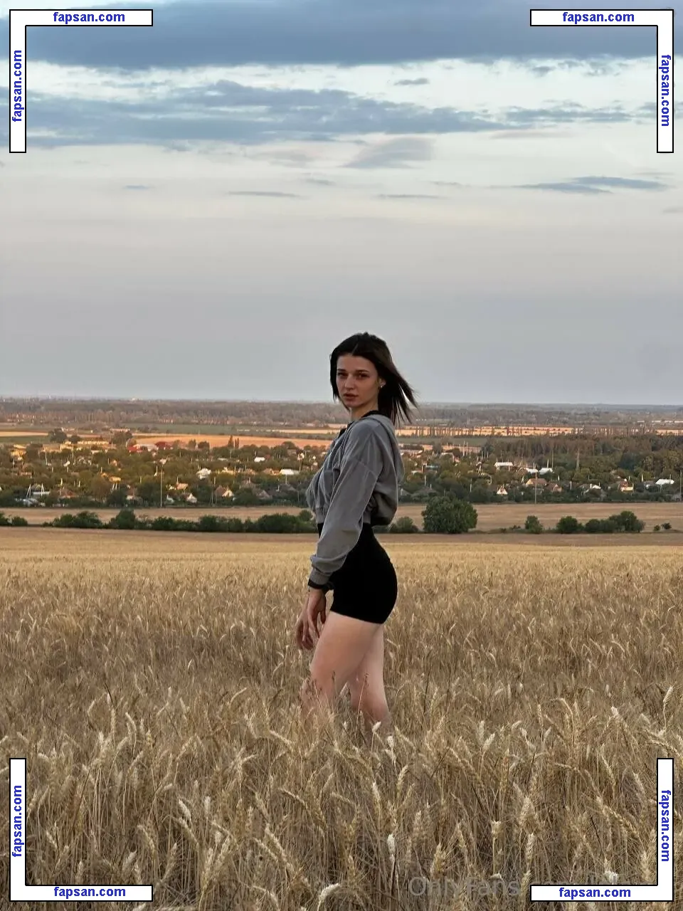 lola.sw голая фото #0010 с Онлифанс