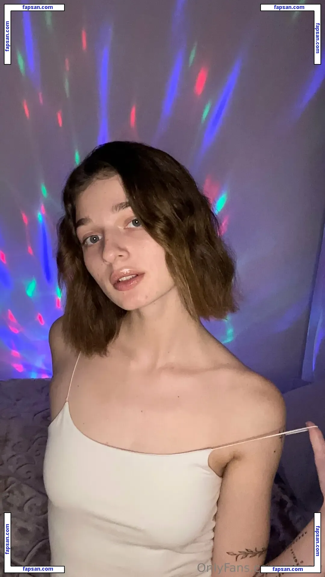 lola.sw голая фото #0016 с Онлифанс