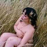 Lola Young голая #0038