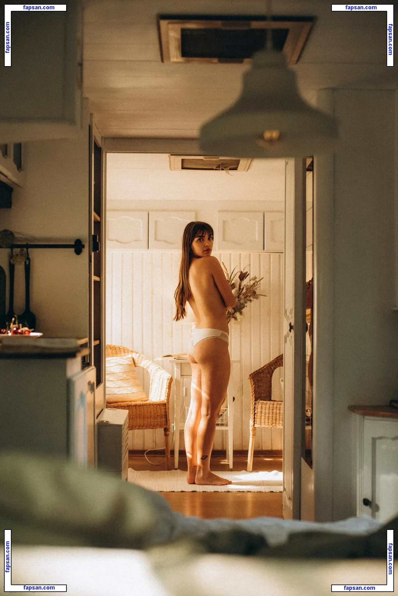Loless nude photo #0002 from OnlyFans