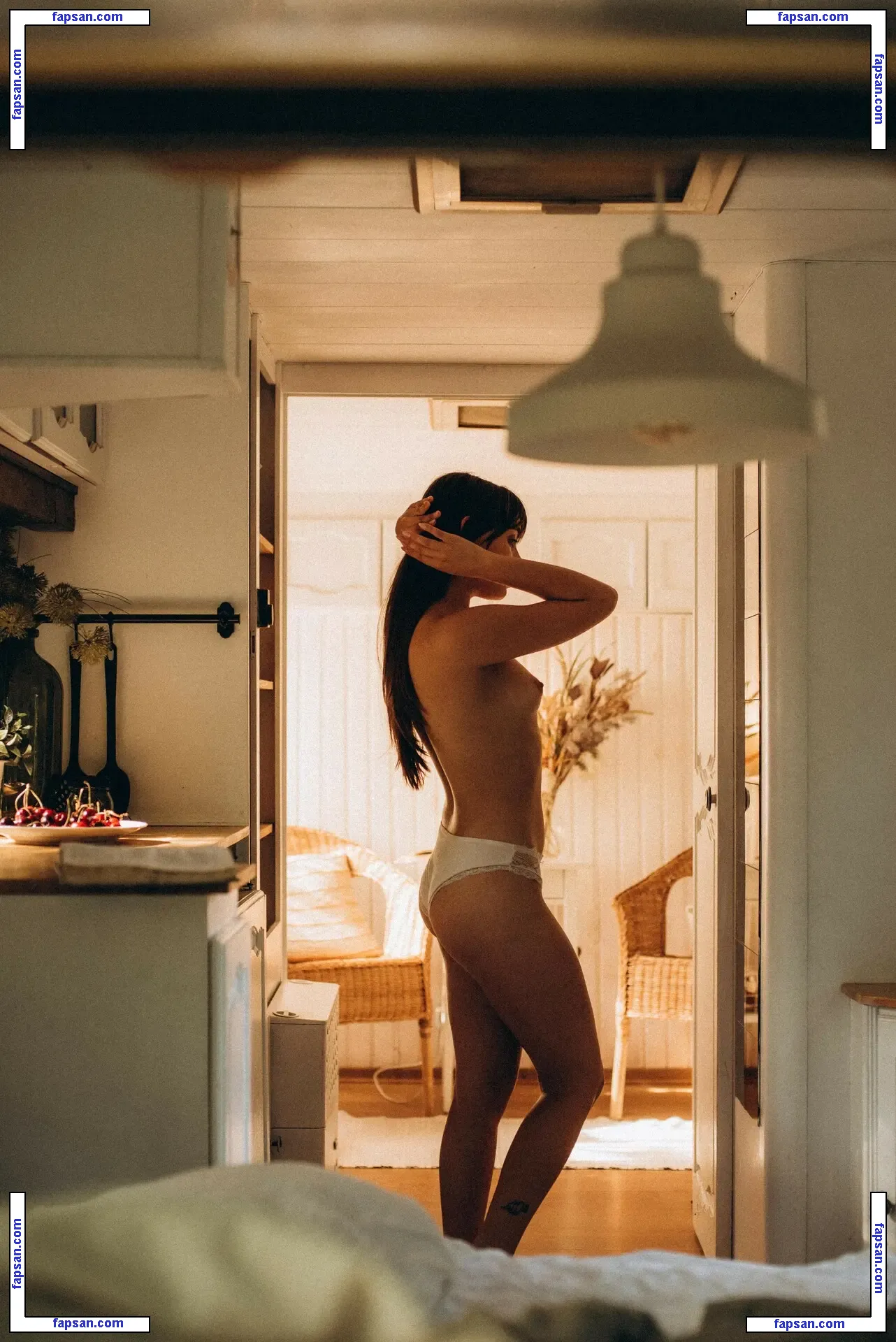 Loless nude photo #0012 from OnlyFans