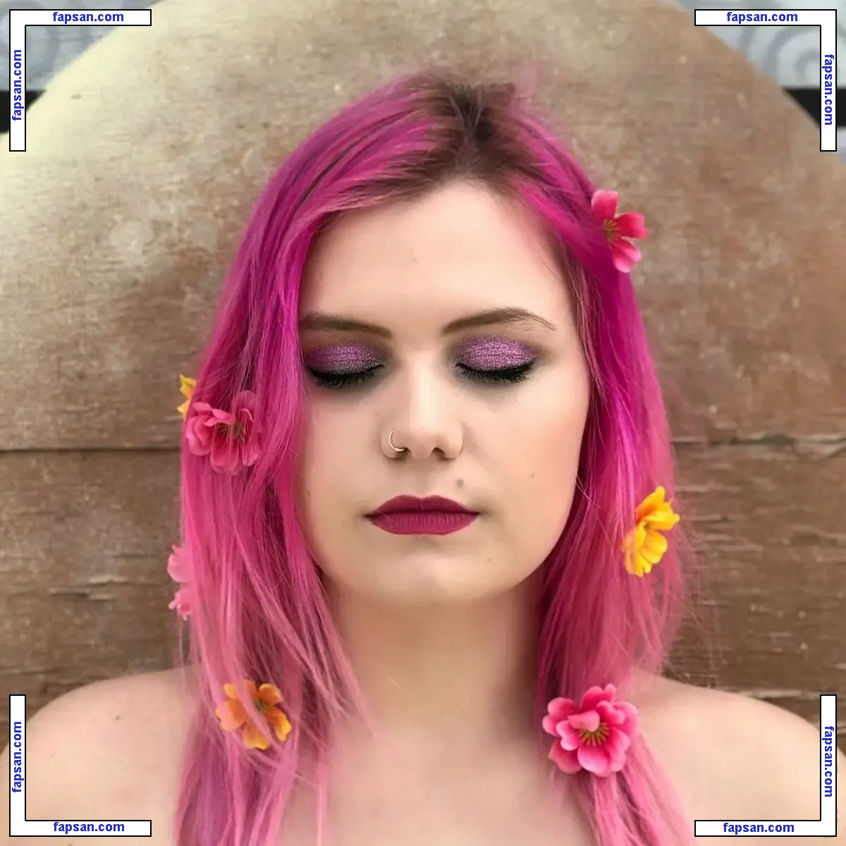 Lolli Wren голая фото #0002 с Онлифанс