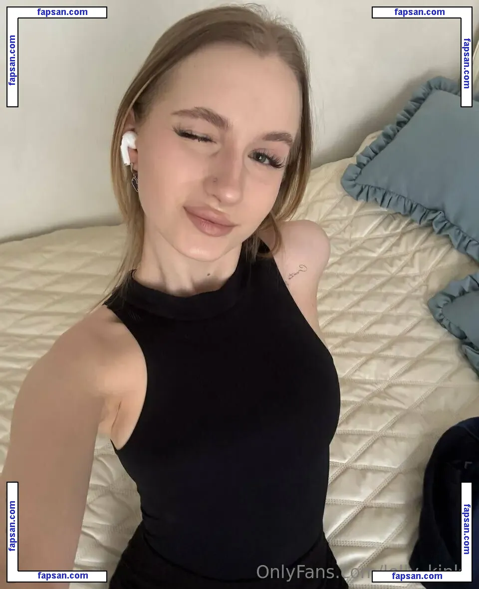 lolly_kinks nude photo #0011 from OnlyFans