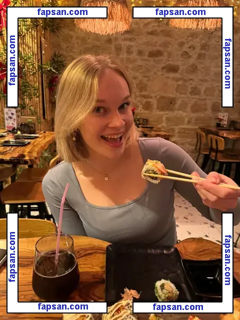 lollyholly nude photo #0009 from OnlyFans