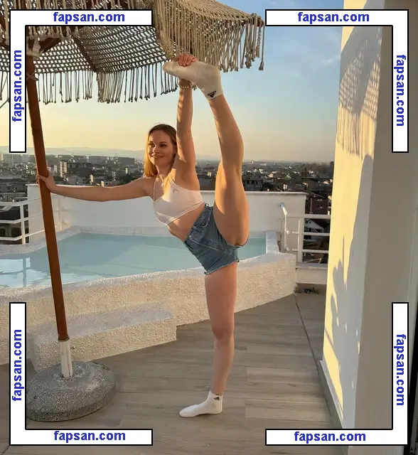 lollyholly nude photo #0011 from OnlyFans