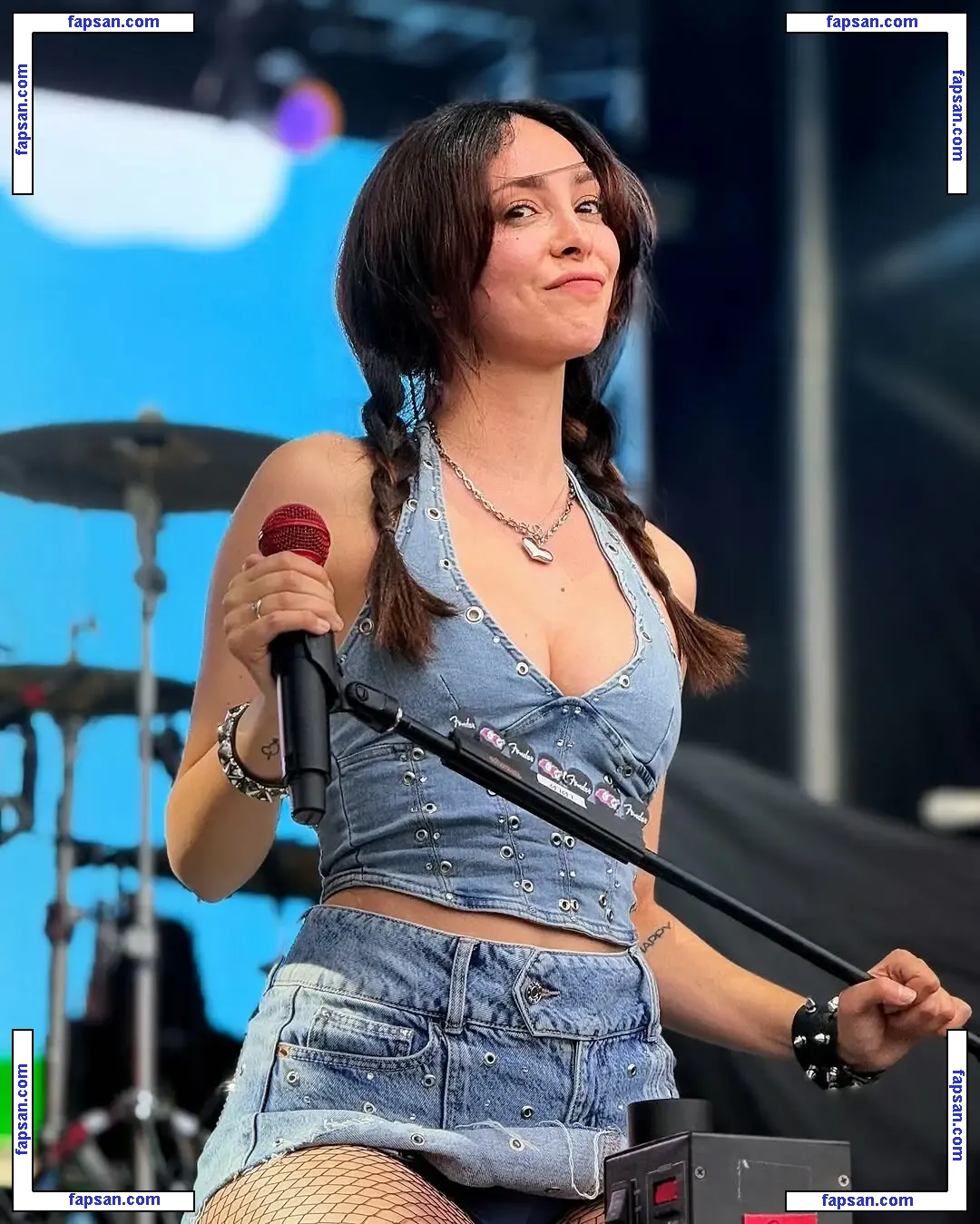 Lølø голая фото #0236 с Онлифанс