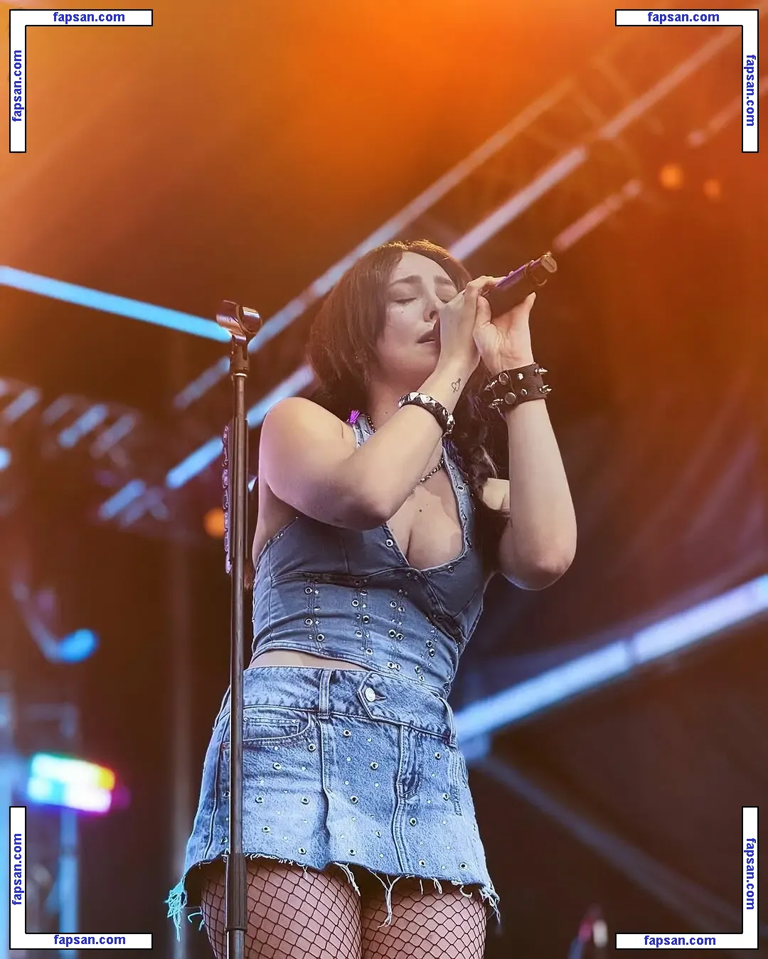 Lølø голая фото #0248 с Онлифанс