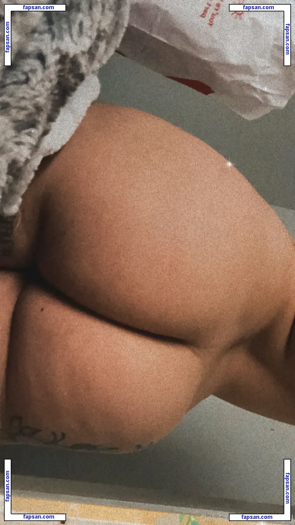 Lolo's Worlds nude photo #0006 from OnlyFans