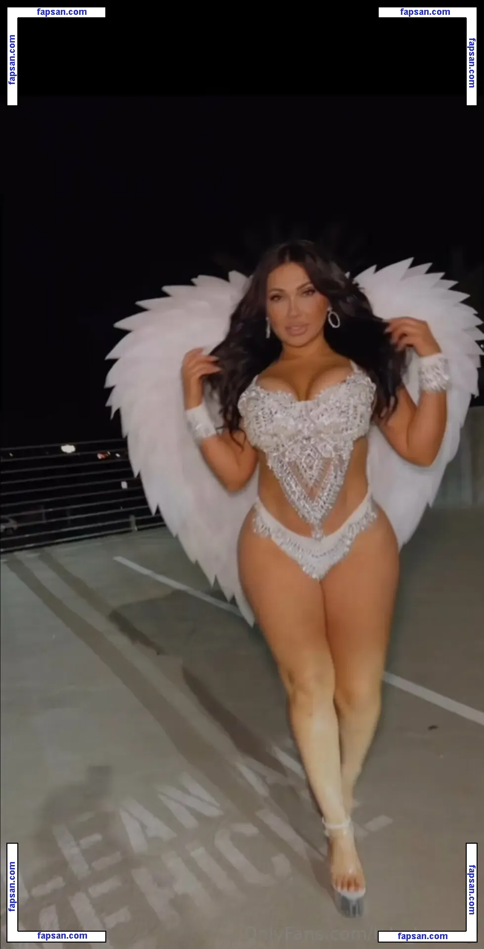 lolobuns nude photo #0022 from OnlyFans