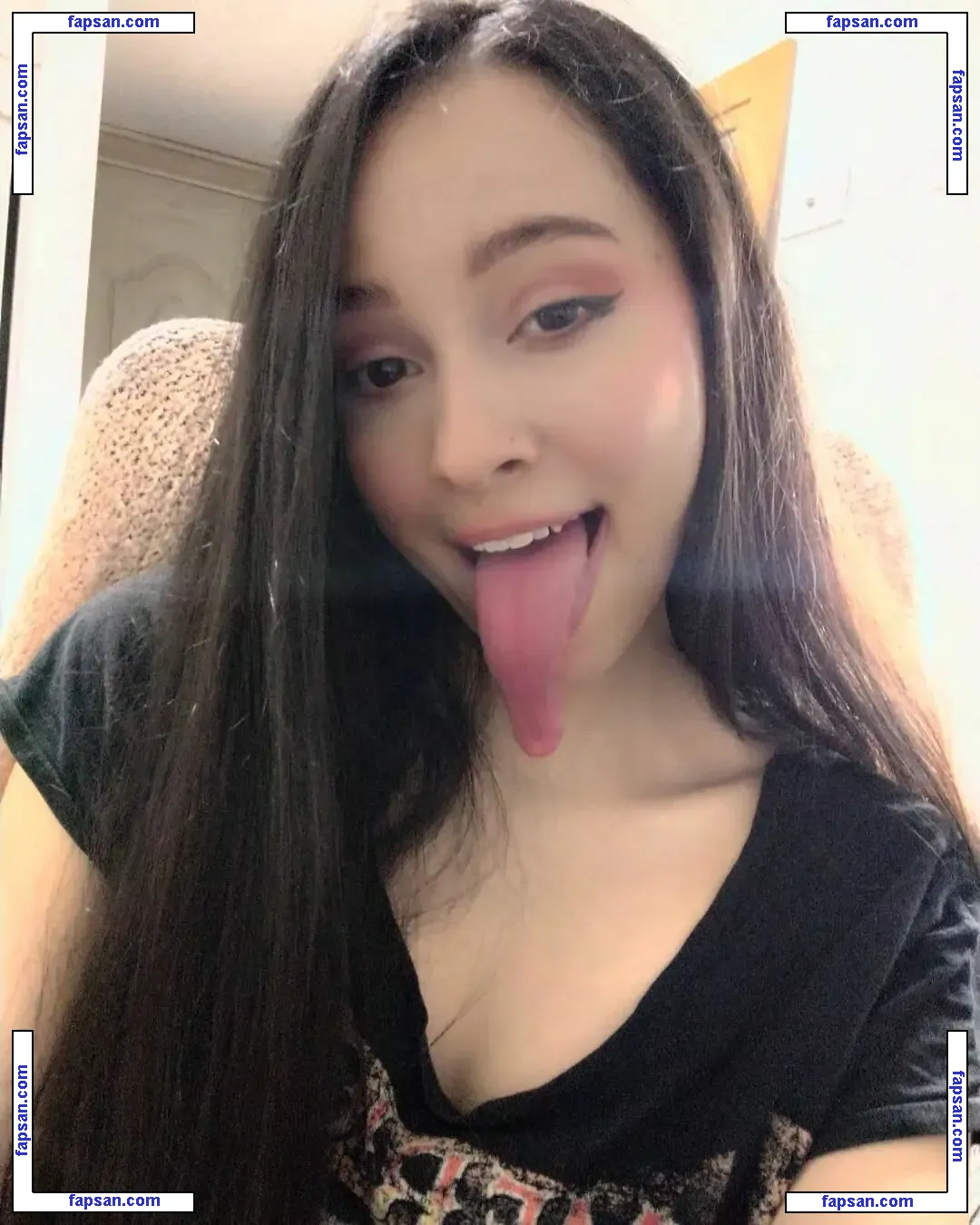 Long Tongue Fetish nude photo #0071 from OnlyFans