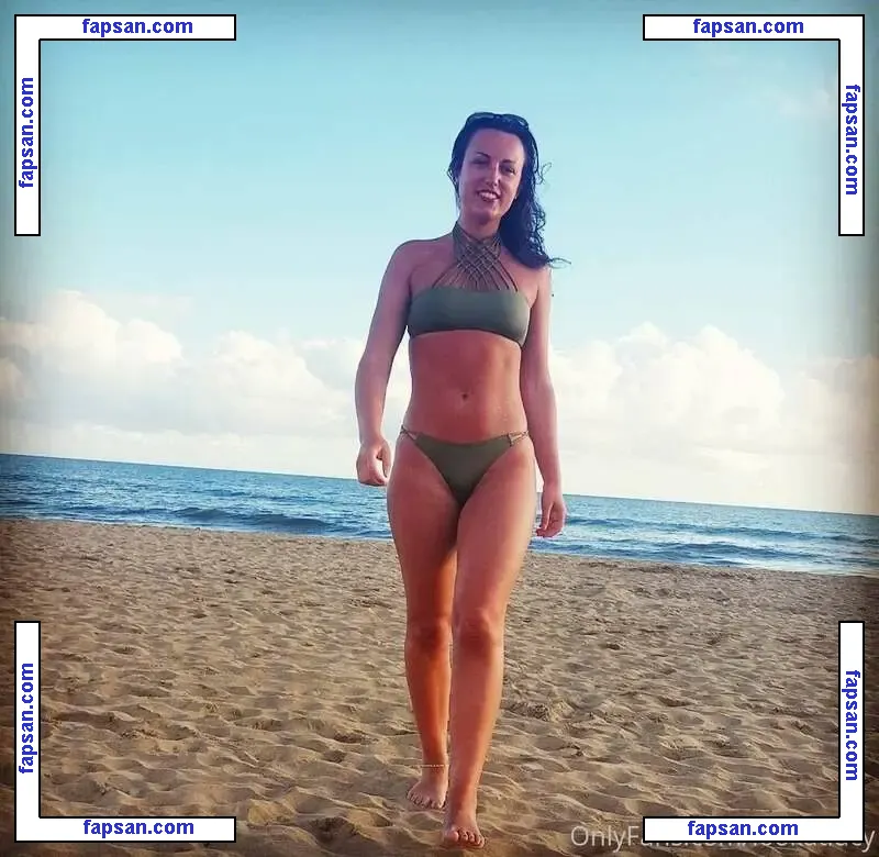 lookatlucyvip nude photo #0015 from OnlyFans