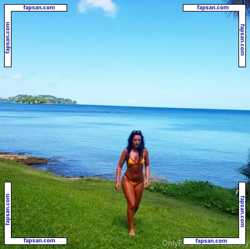 lookatlucyvip nude photo #0019 from OnlyFans