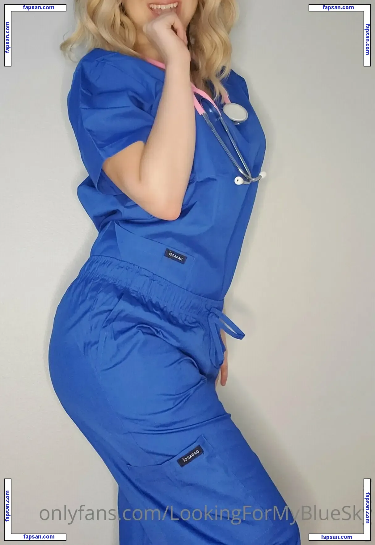 lookingformybluesky nude photo #0011 from OnlyFans