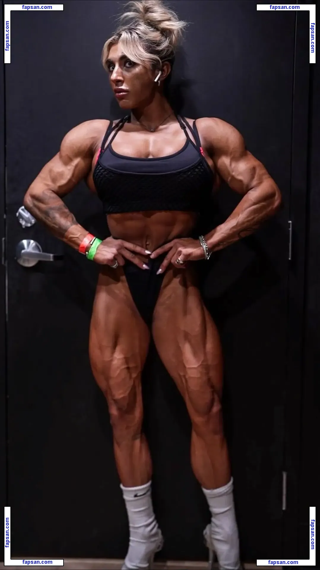 Loren Calderoni голая фото #0009 с Онлифанс