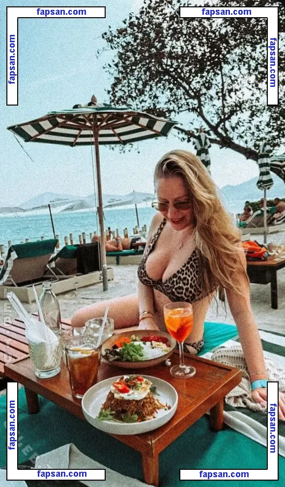 Lorena Gabor nude photo #0005 from OnlyFans