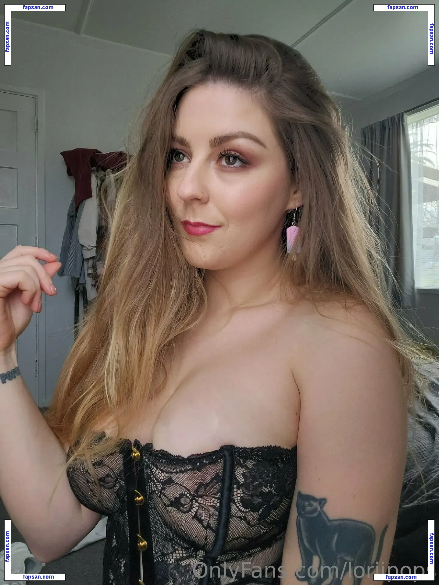 loripops / lolxpopgi / loriipops nude photo #0019 from OnlyFans