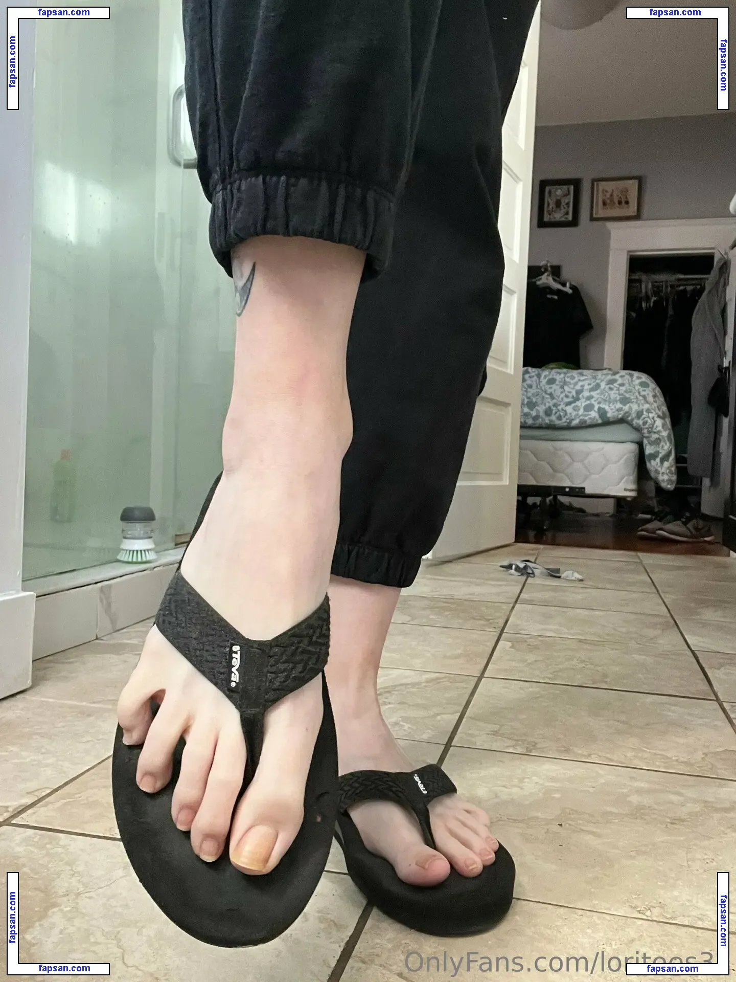 Loritoes 33 голая фото #0007 с Онлифанс