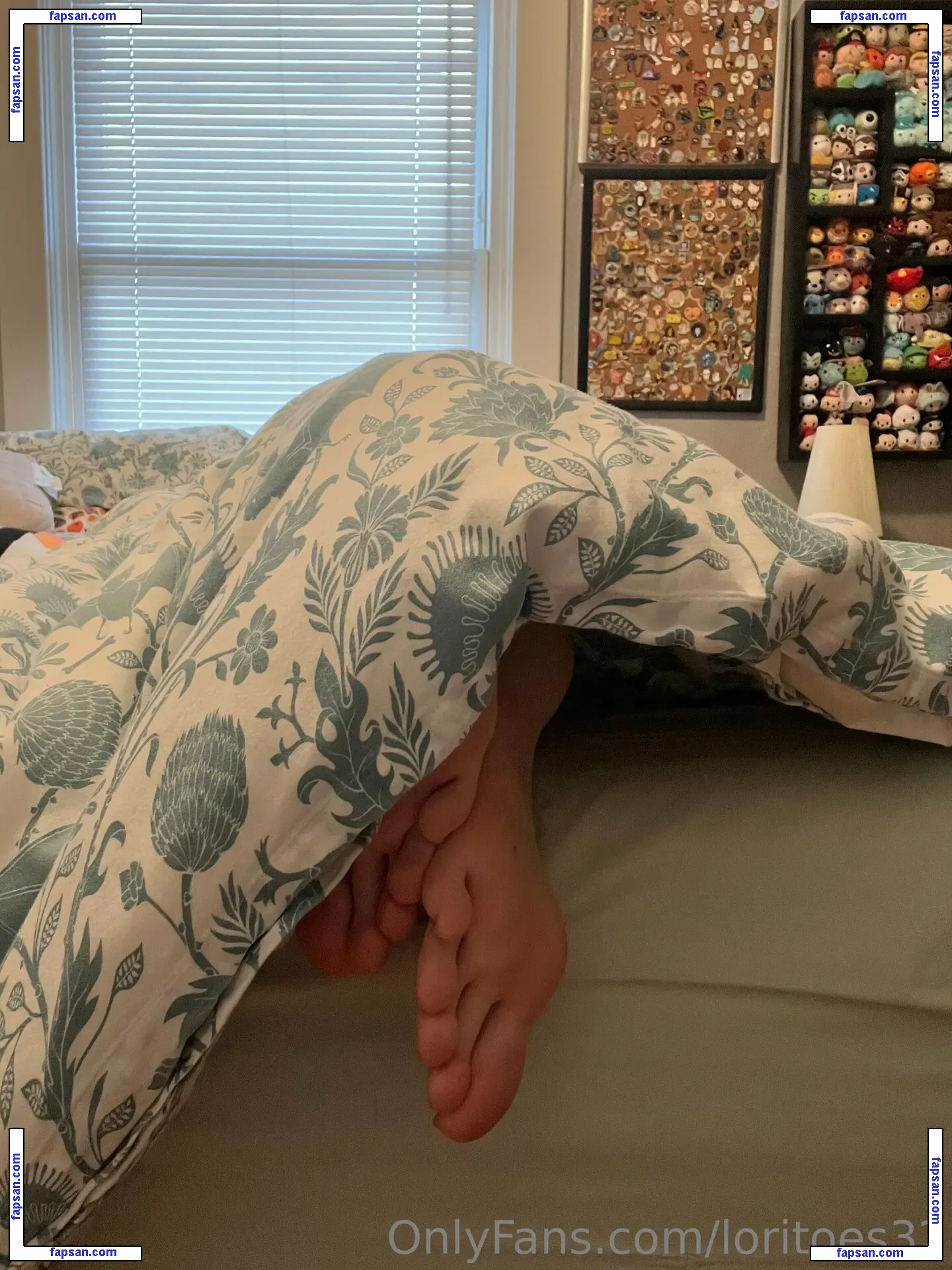 Loritoes 33 голая фото #0013 с Онлифанс