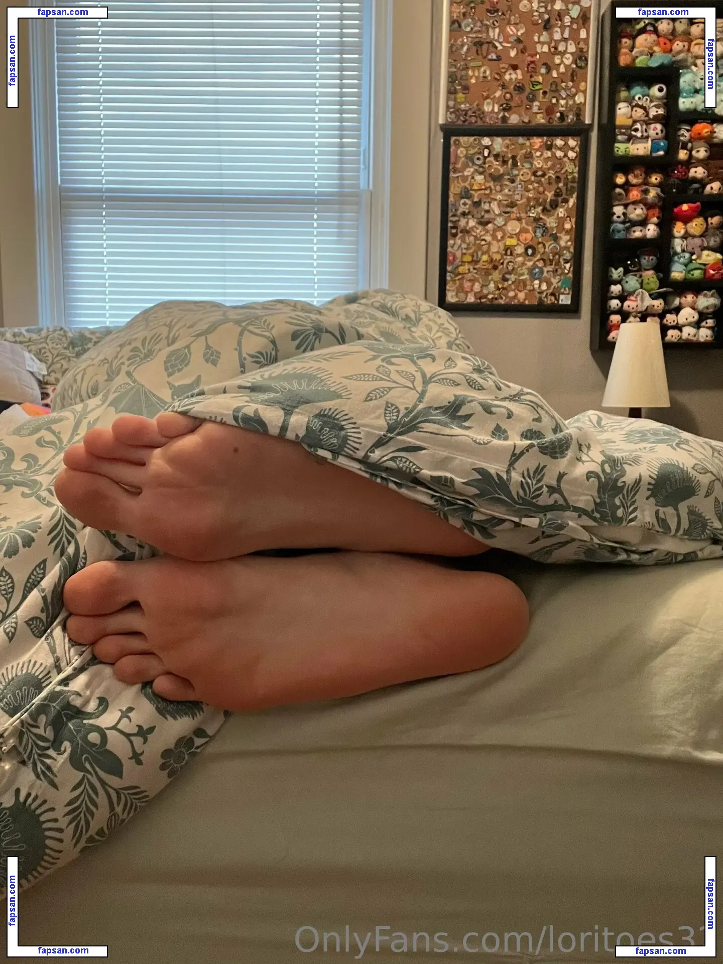 Loritoes 33 голая фото #0022 с Онлифанс