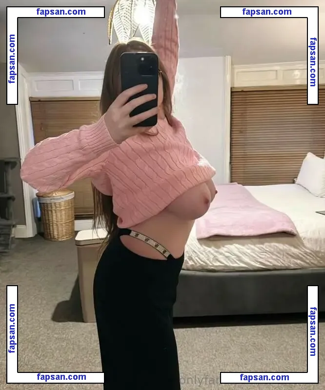 lottieskyee nude photo #0034 from OnlyFans