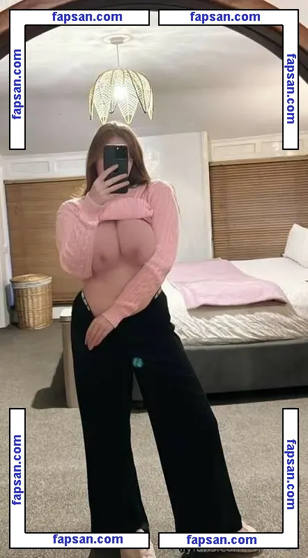 lottieskyee nude photo #0035 from OnlyFans