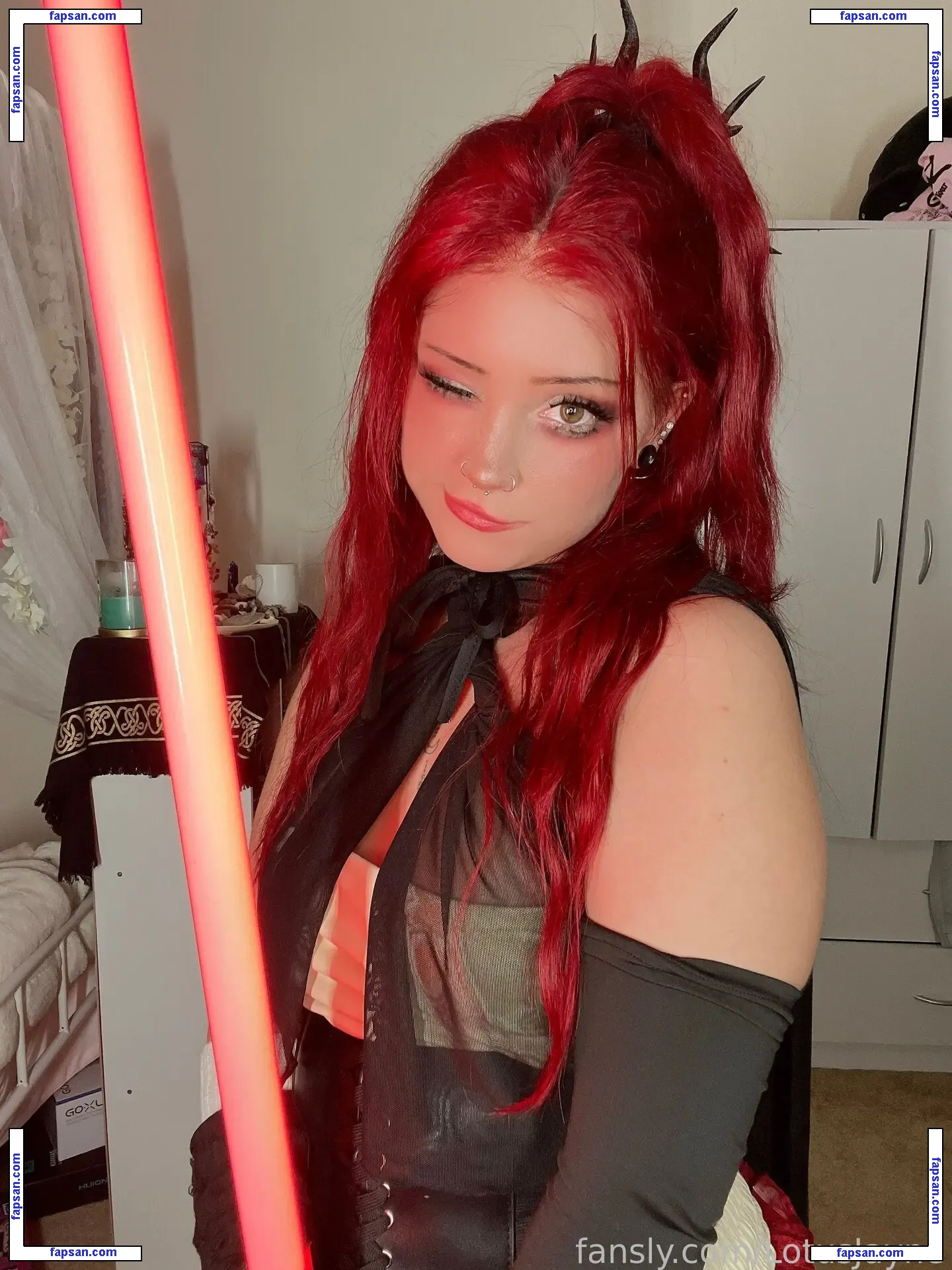 LotusJayne голая фото #0100 с Онлифанс