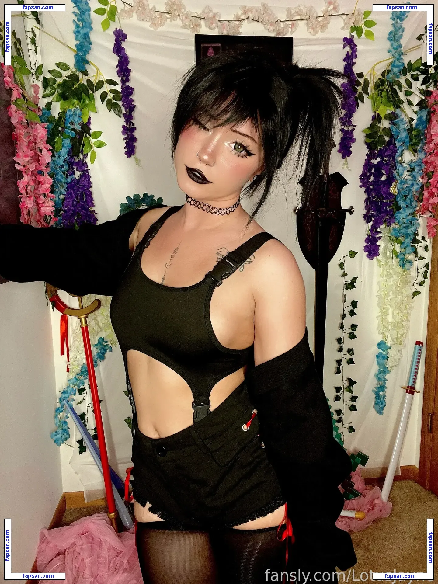 LotusJayne голая фото #0112 с Онлифанс