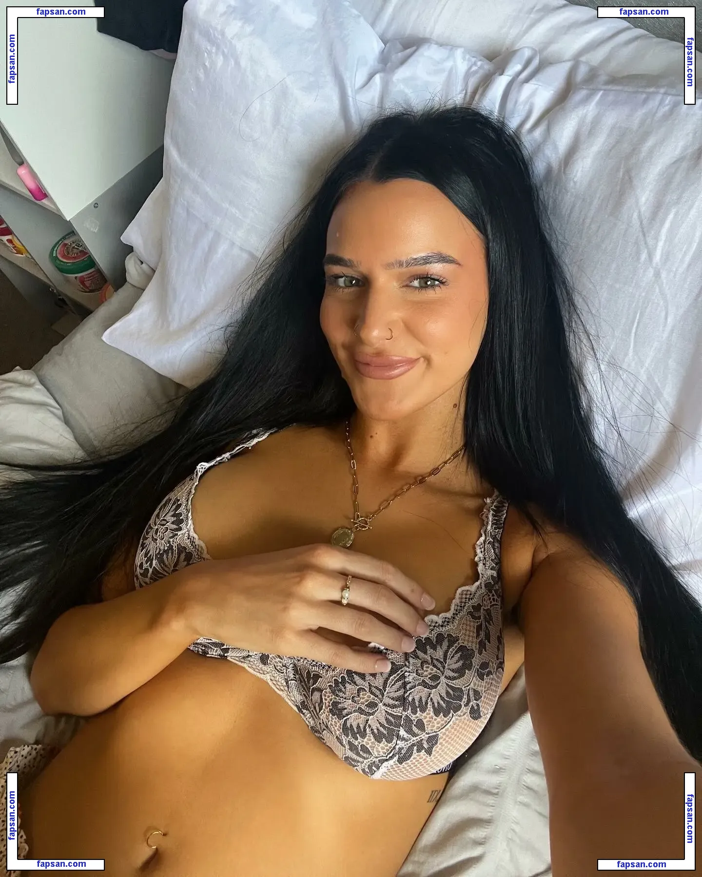 Louiseereid nude photo #0024 from OnlyFans