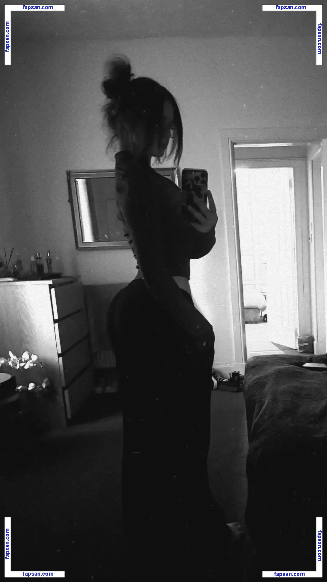 louiselaingx nude photo #0007 from OnlyFans