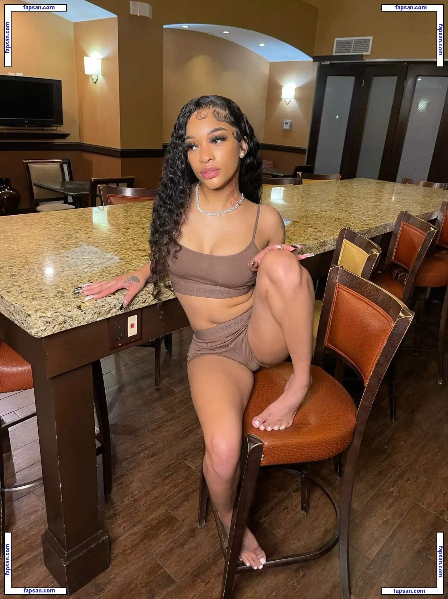 louisianimall голая фото #0002 с Онлифанс