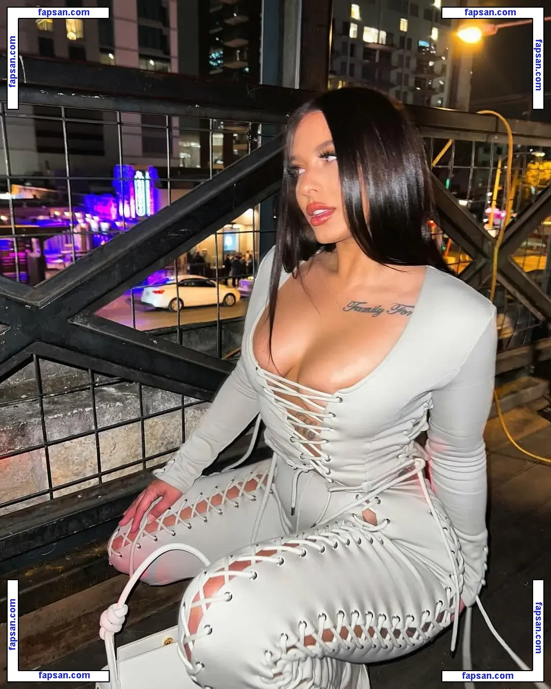 Loveambernichole nude photo #0002 from OnlyFans