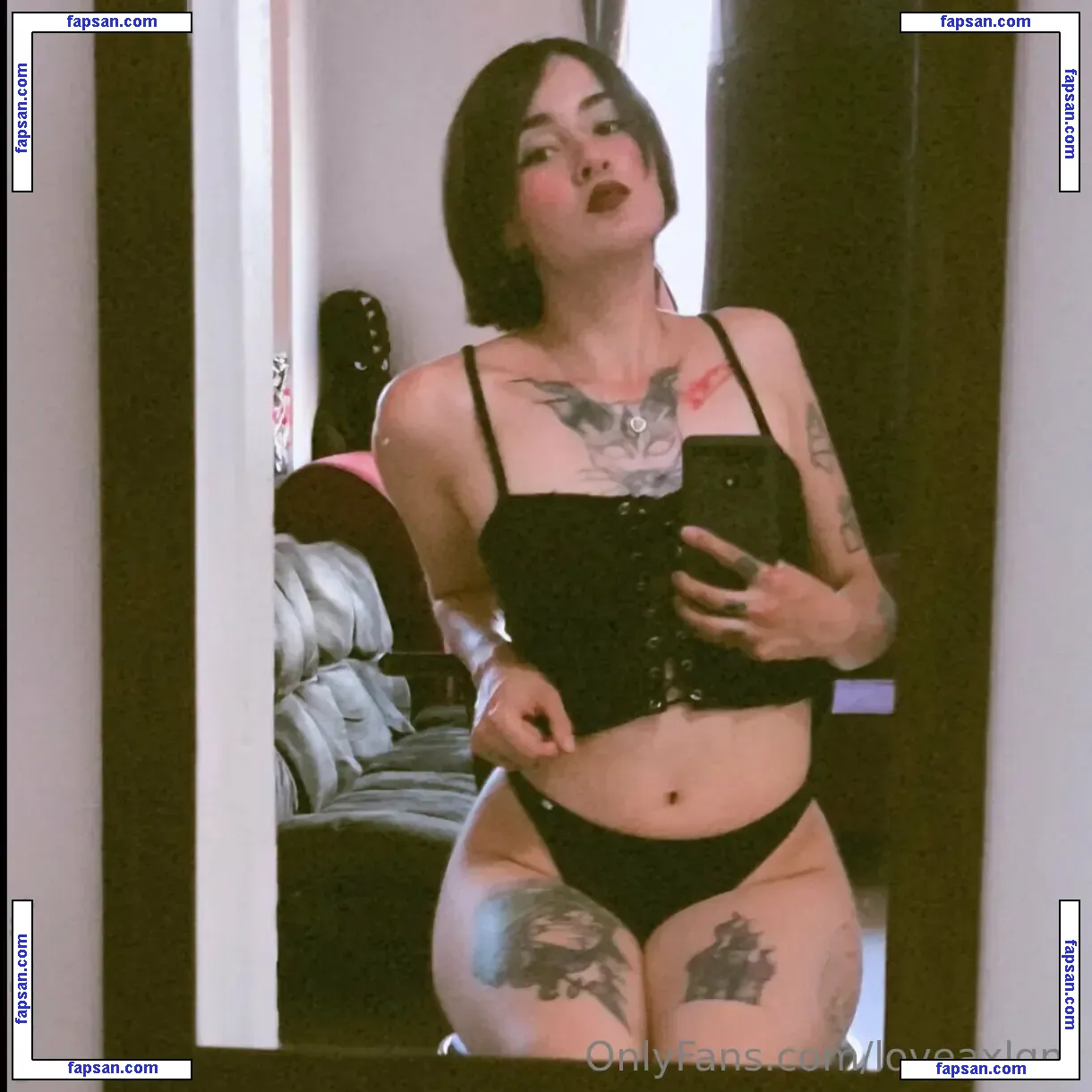 loveaxlgnr nude photo #0025 from OnlyFans