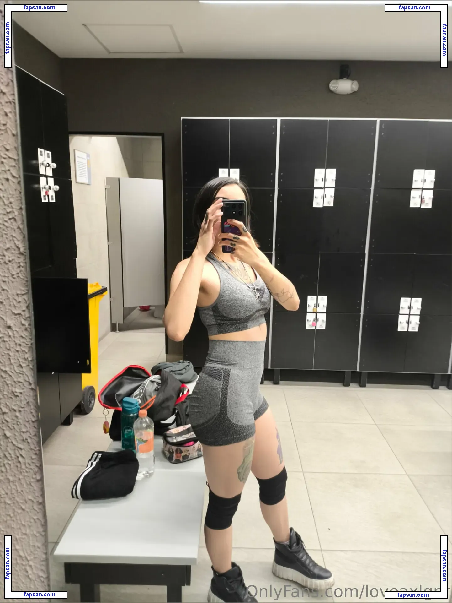 loveaxlgnr nude photo #0030 from OnlyFans