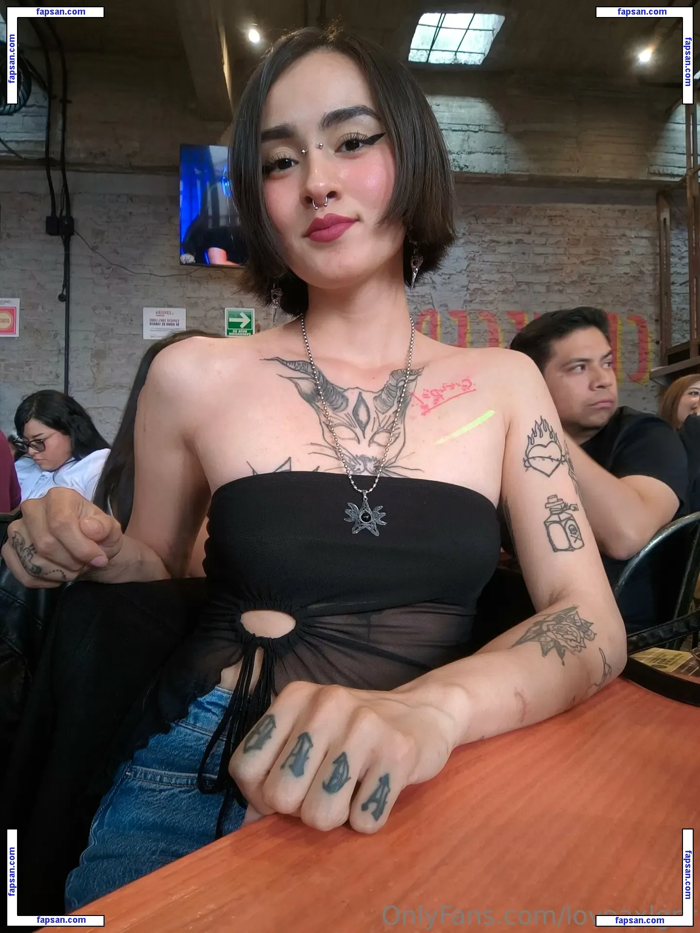 loveaxlgnr nude photo #0032 from OnlyFans