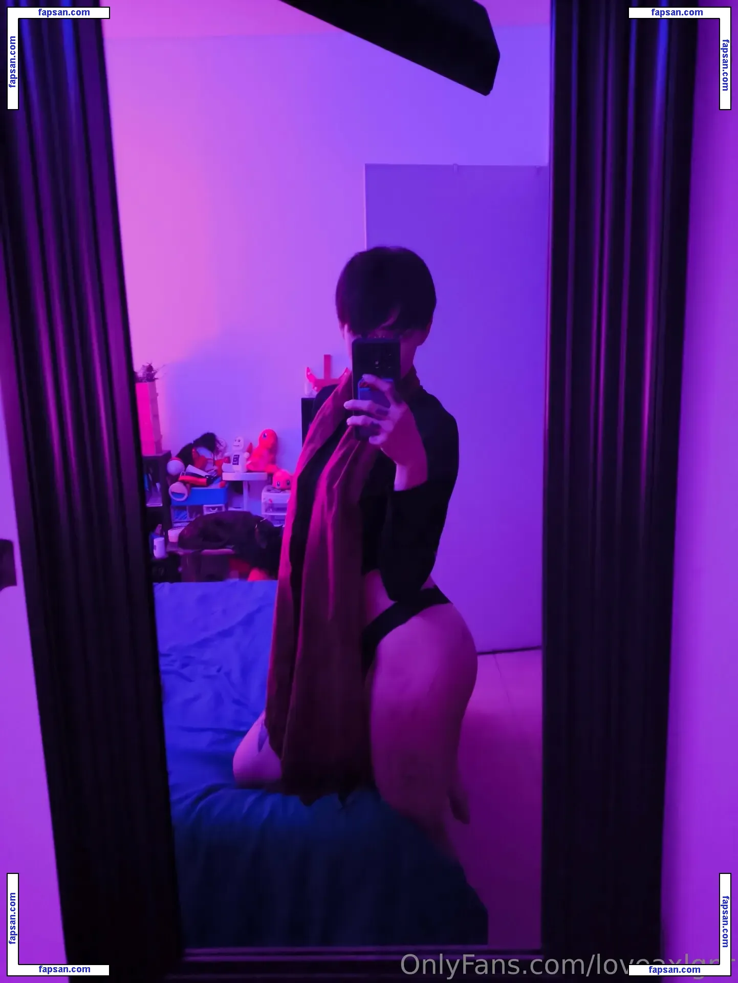 loveaxlgnr nude photo #0036 from OnlyFans