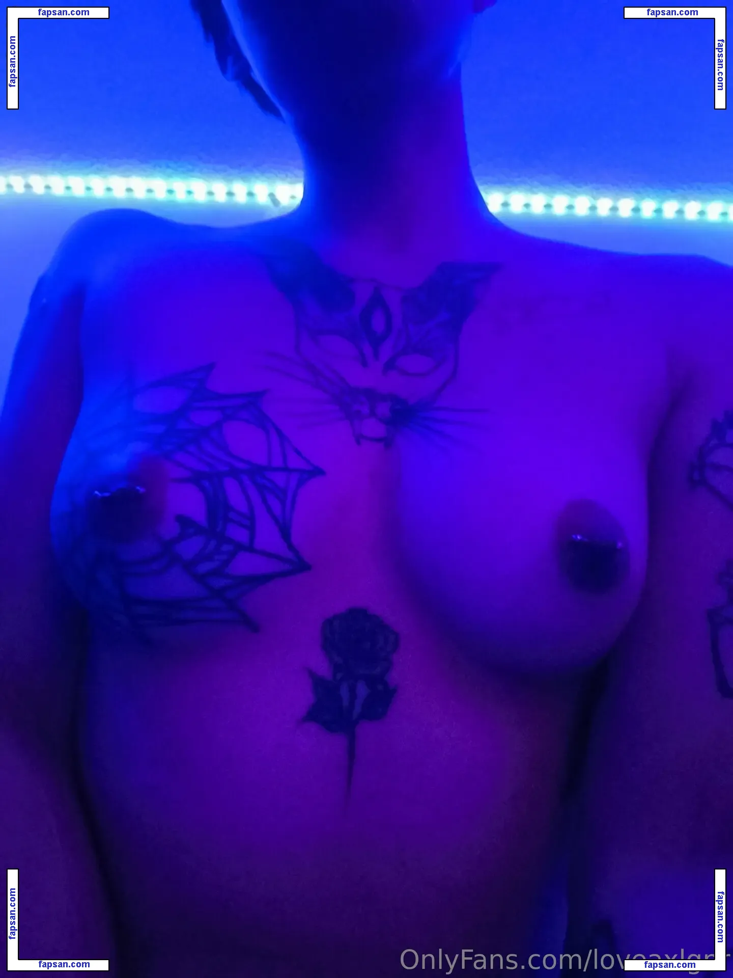 loveaxlgnr nude photo #0038 from OnlyFans