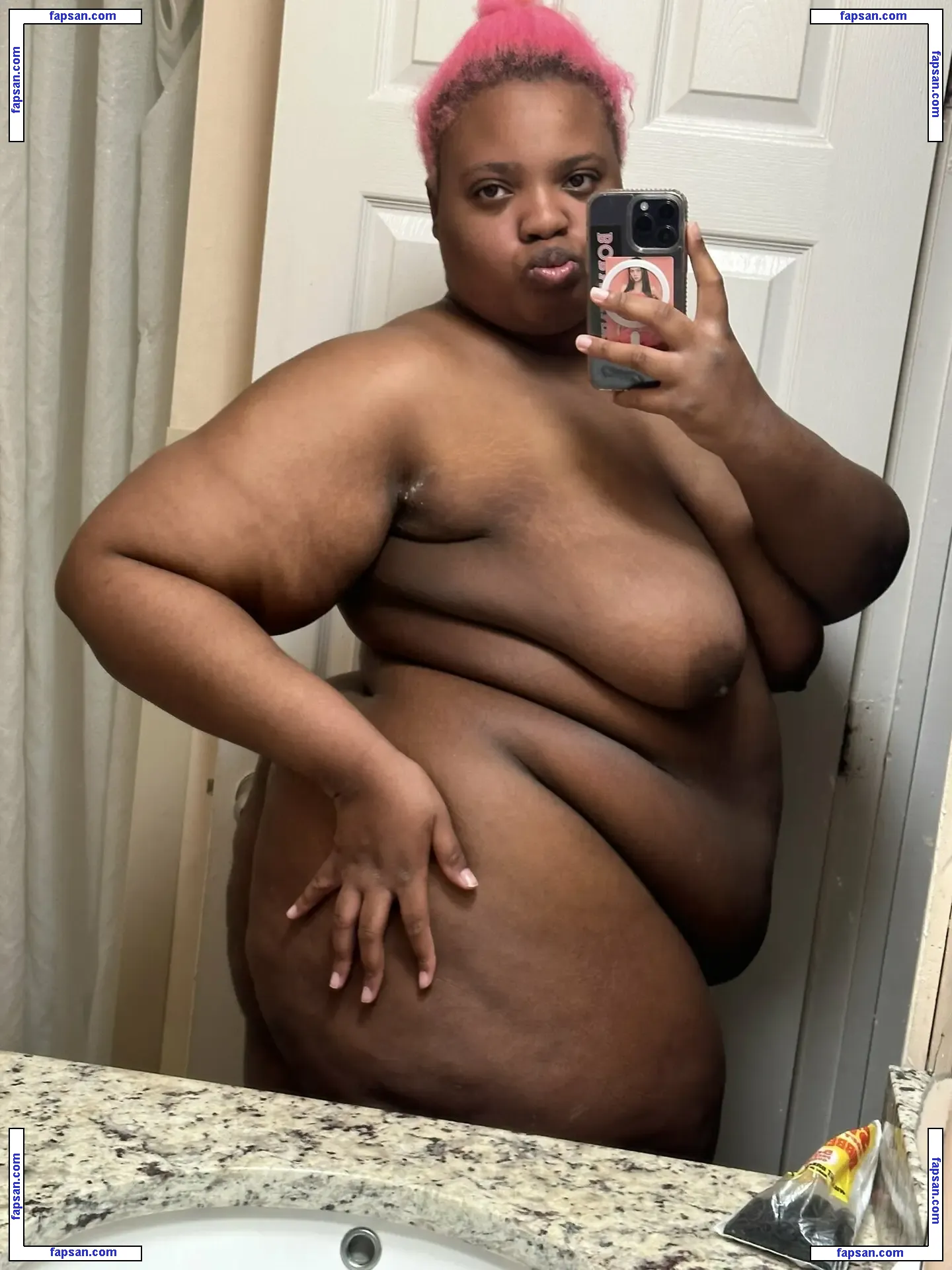 Lovelypeaches nude photo #0005 from OnlyFans